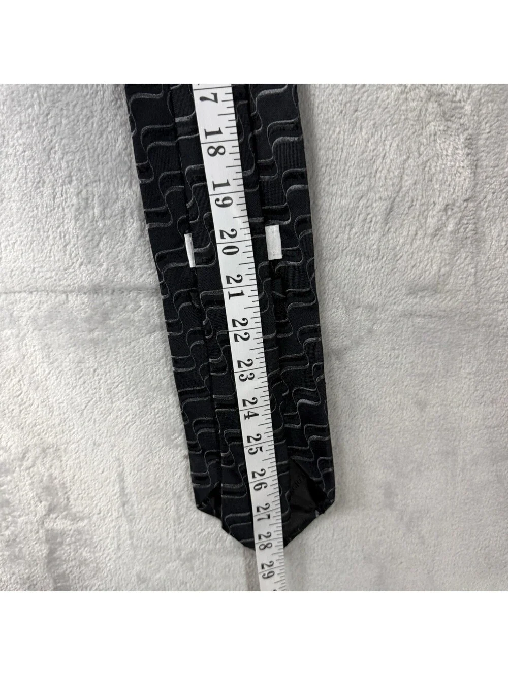 Giorgio Armani Wave Pattern Silk Tie Black Gray Italy Designer Luxury Necktie